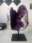 Amethyst Freiform mit Metallständer