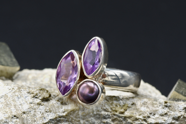 Amethyst und dunkle Perle Silberring