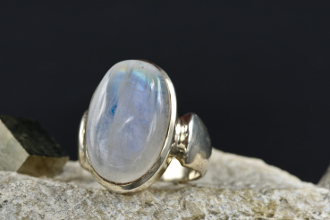 Mondstein Ring