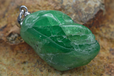 Tsavorit (grüner Granat)
